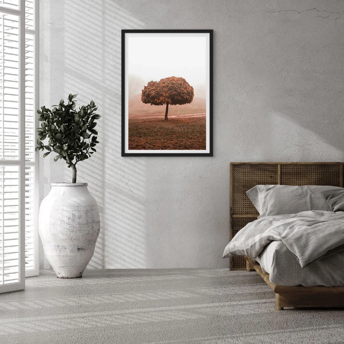 Pôster com moldura preta - Uma árvore solitária na névoa do outono - 50x70cm - Depois de um verão agitado - Decoração de parede moderna para a sala de estar e quarto ARTTOR