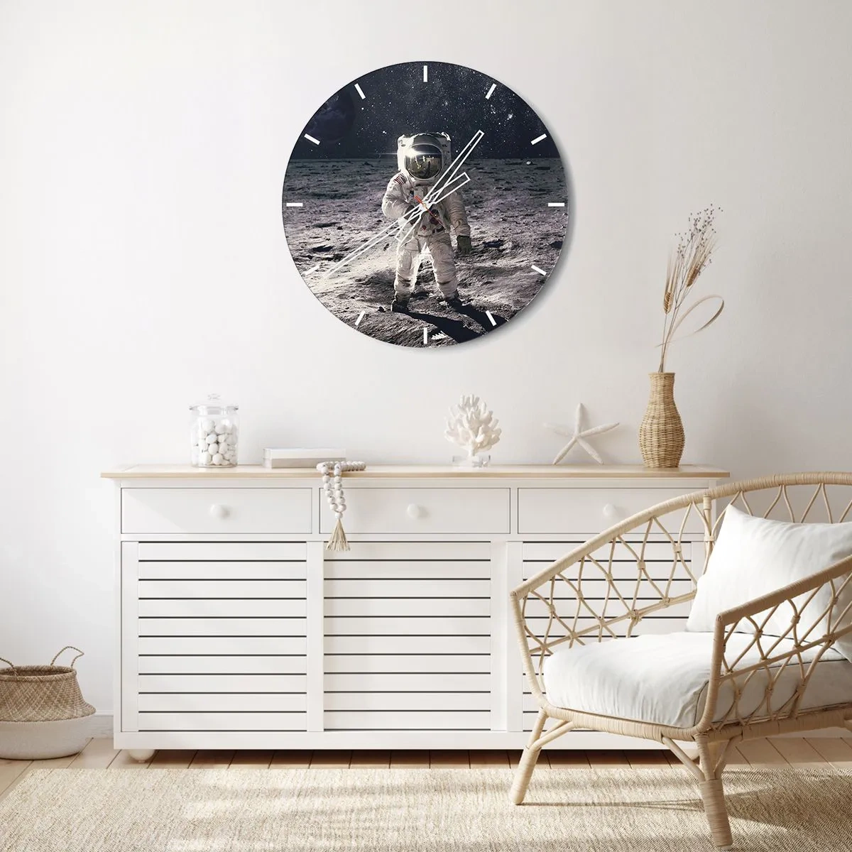 Relógio de parede - Relógio em vidro - Astronauta na superfície lunar - 30x30cm - Saudações da Lua - Decoração de parede moderna para a sala de estar, cozinha e quarto ARTTOR