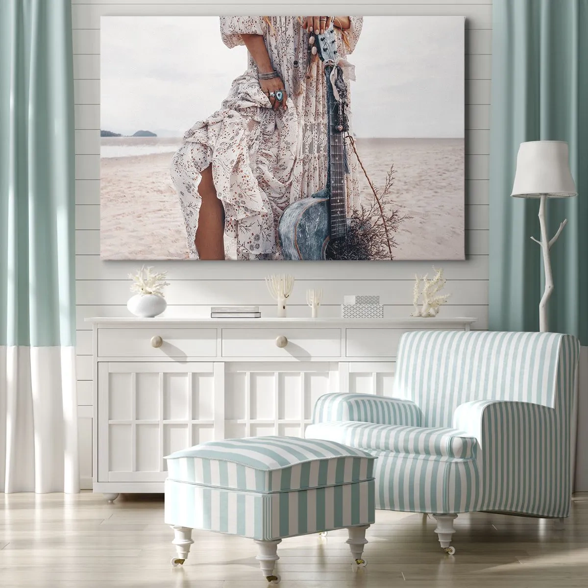 Quadro em tela - Mulher estilo boho com violão na praia - 70x50cm - Flores a caminho - Decoração de parede moderna para a sala de estar e quarto ARTTOR