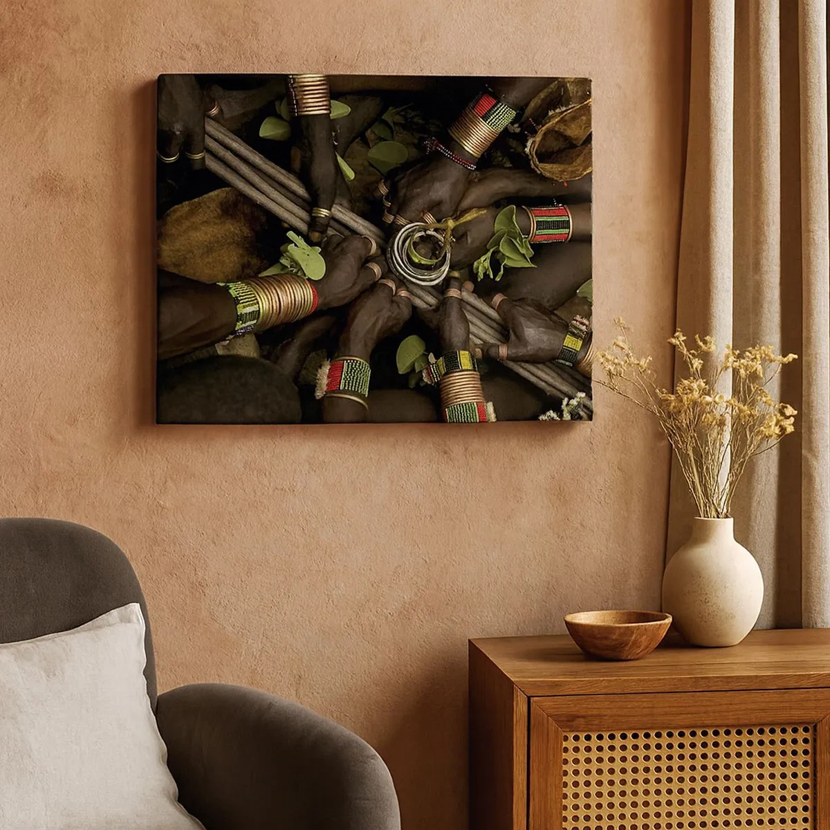 Quadro em tela - Pulseiras tradicionais em um grupo de mãos - 70x50cm - Estamos juntos - Decoração de parede moderna para a sala de estar e quarto ARTTOR