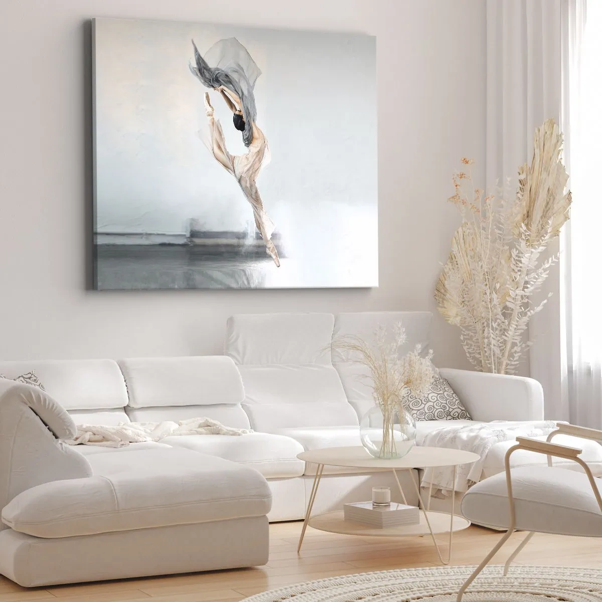 Quadro em tela - Uma dançarina em movimento dinâmico contra um fundo claro - 70x50cm - Na exultação da dança - Decoração de parede moderna para a sala de estar e quarto ARTTOR