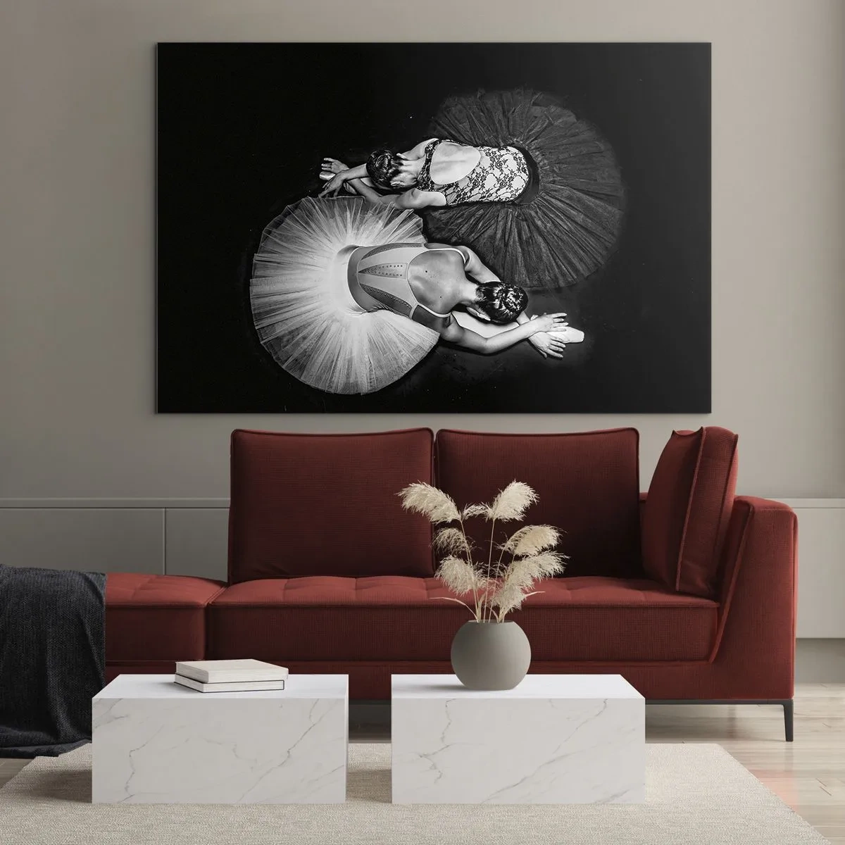 Quadro em vidro - Duas bailarinas em pose de repouso usando tutus preto e branco - 70x50cm - Jin e yang – o equilíbrio perfeito - Decoração de parede moderna para a sala de estar e quarto ARTTOR