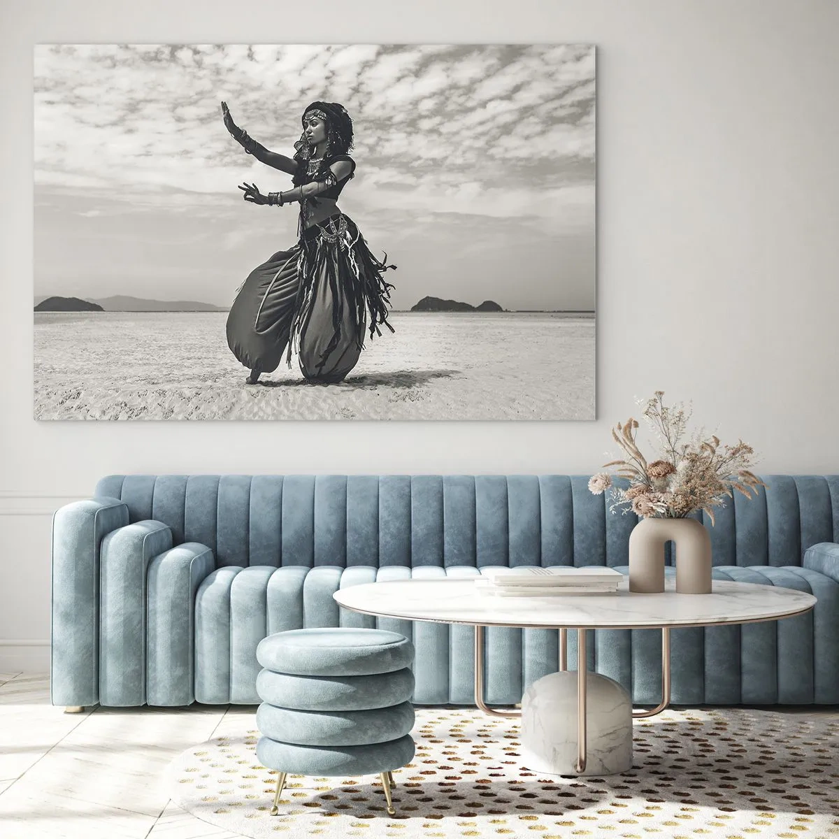 Quadro em vidro - Fotografia em preto e branco de uma dançarina no deserto - 70x50cm - Dança das Ilhas do Sul - Decoração de parede moderna para a sala de estar e quarto ARTTOR
