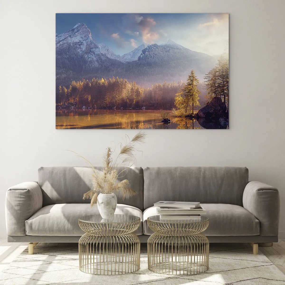 Quadro em vidro - Luz dourada da manhã sobre um lago de montanha cercado por floresta - 70x50cm - Nas montanhas e vales - Decoração de parede moderna para a sala de estar e quarto ARTTOR