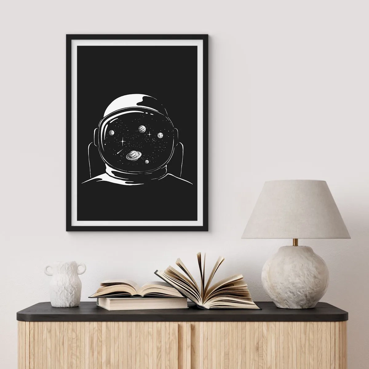 Pôster com moldura preta - Astronauta com espaço refletido em seu capacete - 50x70cm - Bela Vista - Decoração de parede moderna para a sala de estar e quarto ARTTOR