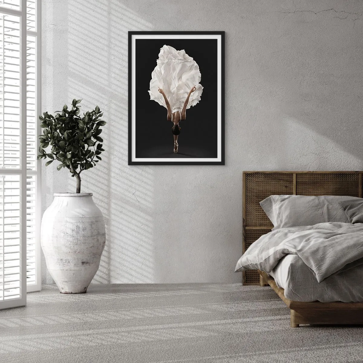 Pôster com moldura preta - Uma dançarina de vestido branco flutuando no ar contra um fundo preto - 50x70cm - Cinto incomum - Decoração de parede moderna para a sala de estar e quarto ARTTOR