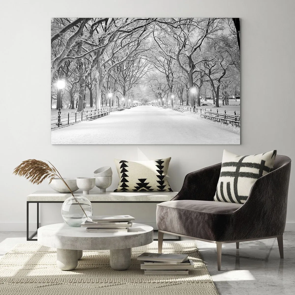 Quadro em vidro - Beco de árvores de inverno no parque com luzes e neve - 70x50cm - Quatro estações - inverno - Decoração de parede moderna para a sala de estar e quarto ARTTOR