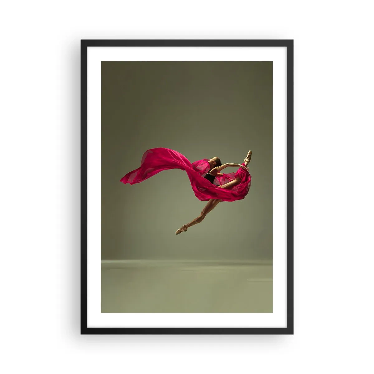 Pôster com moldura preta - Uma bailarina de tecido vermelho executa um salto dinâmico. - 50x70cm - Chama dançante - Decoração de parede moderna para a sala de estar e quarto ARTTOR