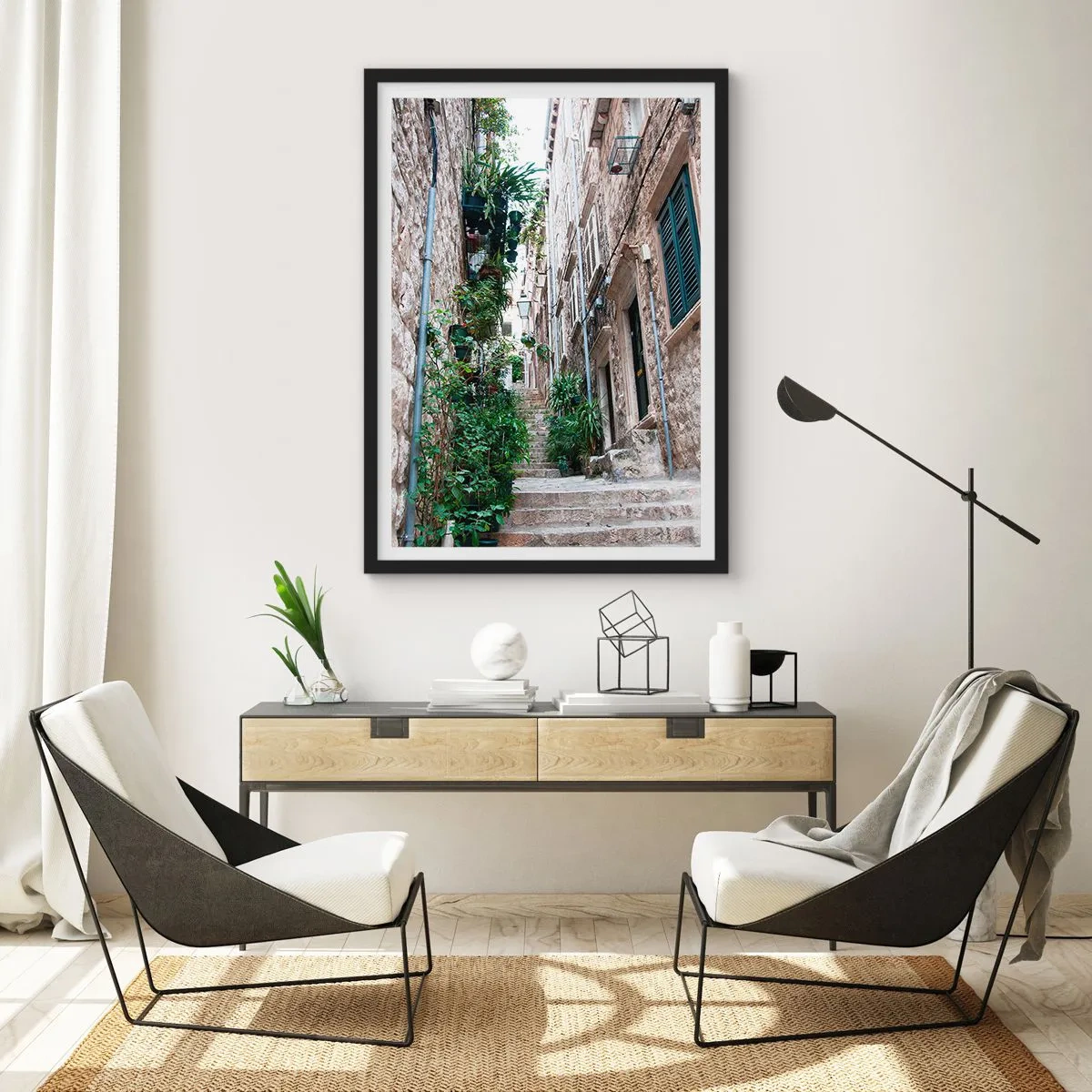 Pôster com moldura preta - Uma rua de pedra com vegetação exuberante e escadas - 50x70cm - Charme da cidade velha - Decoração de parede moderna para a sala de estar e quarto ARTTOR