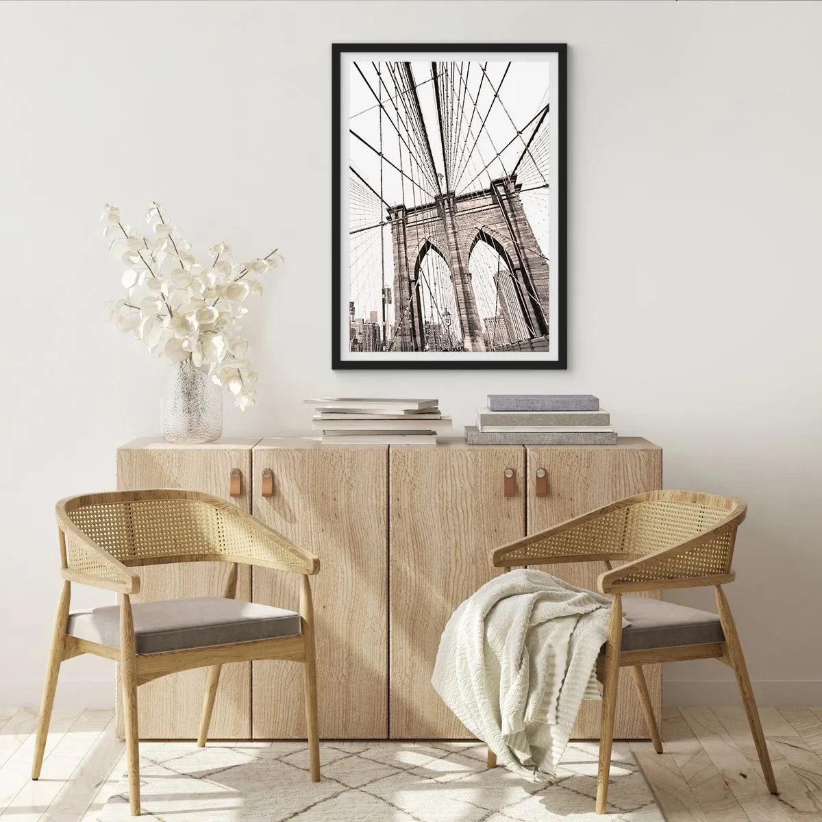 Pôster com moldura preta - Fotografia em preto e branco da ponte da perspectiva da passarela de pedestres. - 50x70cm - Catedral de Nova York - Decoração de parede moderna para a sala de estar e quarto ARTTOR