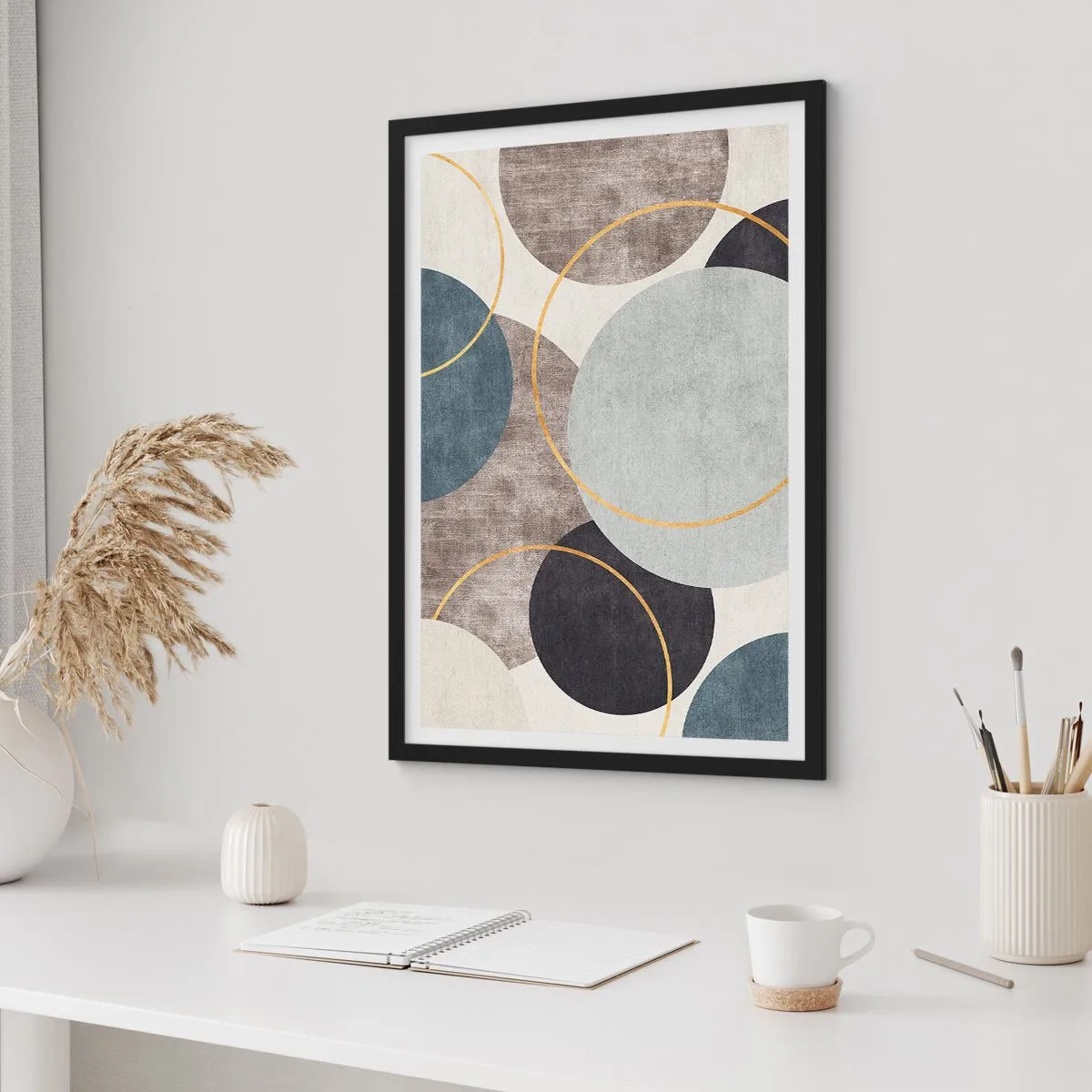 Pôster com moldura preta - Composição geométrica abstrata com círculos em tons de azul. - 50x70cm - Roda por roda - Decoração de parede moderna para a sala de estar e quarto ARTTOR
