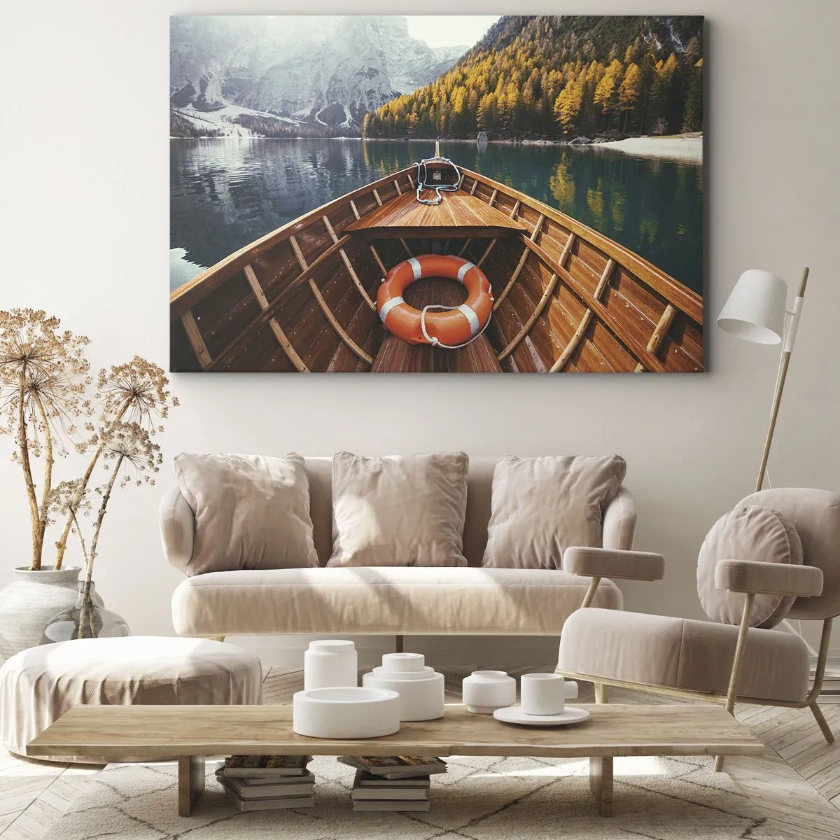 Quadro em tela - Um barco de madeira em um lago de montanha cercado por floresta - 70x50cm - Excursão na montanha - Decoração de parede moderna para a sala de estar e quarto ARTTOR
