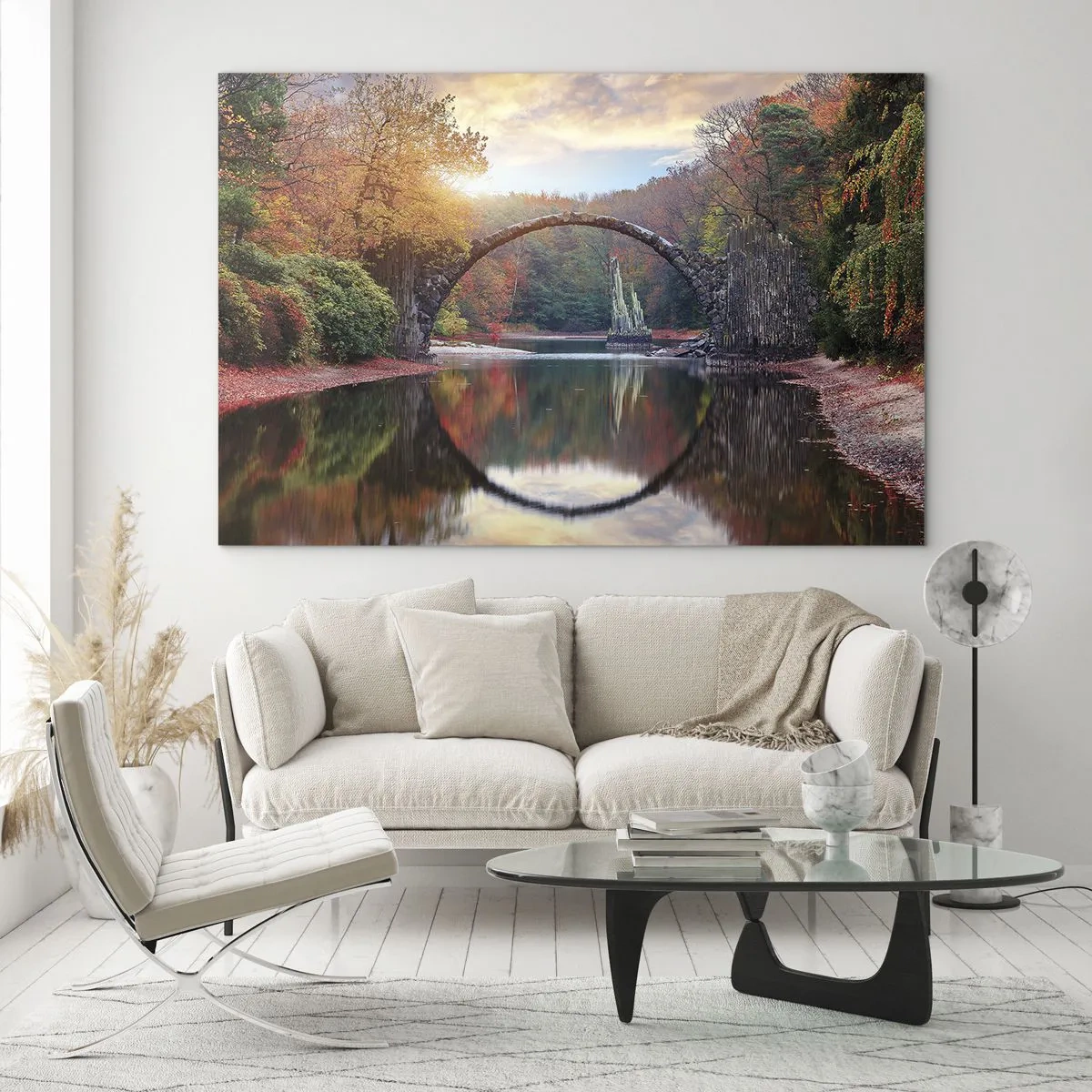 Quadro em vidro - Uma ponte de pedra refletida em um lago em meio a uma floresta de outono - 70x50cm - Do outro lado do espelho - Decoração de parede moderna para a sala de estar e quarto ARTTOR