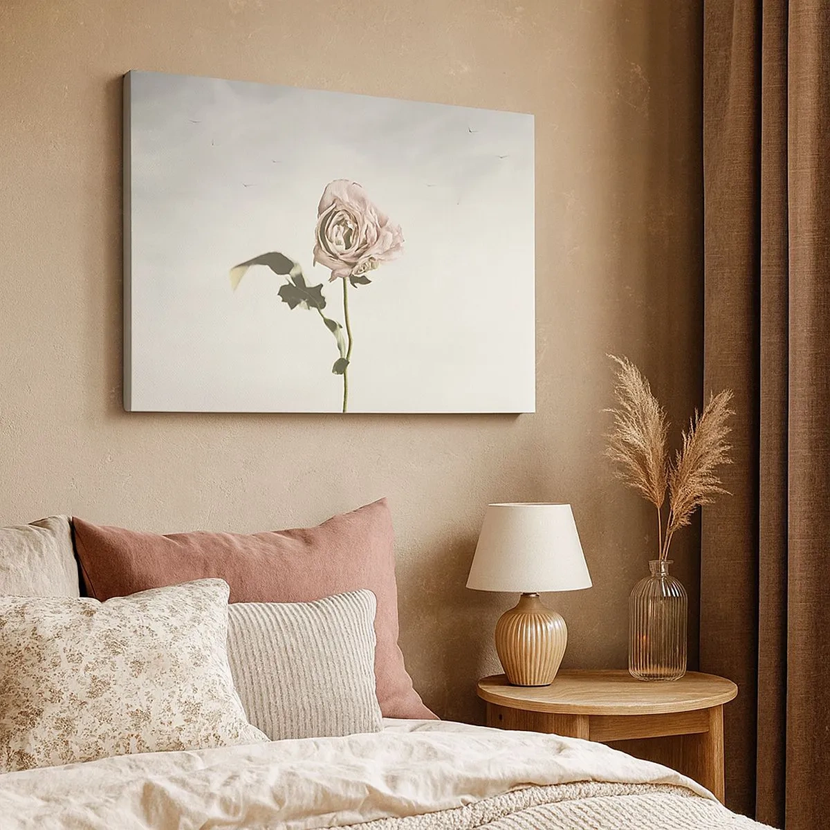 Quadro em tela - Uma rosa delicada contra um céu brilhante com pássaros voando - 70x50cm - Boas-vindas da primavera - Decoração de parede moderna para a sala de estar e quarto ARTTOR