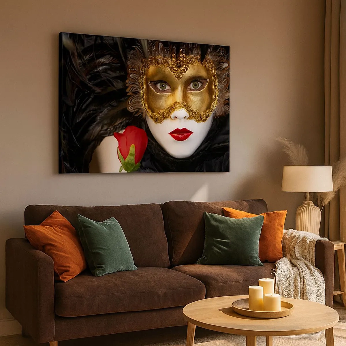 Quadro em tela - Máscara veneziana dourada com penas e uma rosa vermelha, motivo misterioso. - 70x50cm - Porque a vida é uma grande baile - Decoração de parede moderna para a sala de estar e quarto ARTTOR