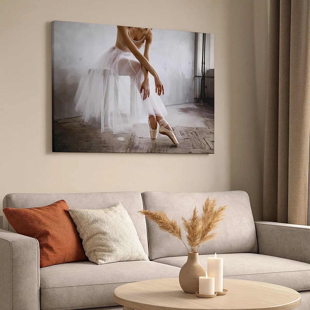 Quadro em tela - Uma bailarina em pose delicada contra um fundo industrial - 70x50cm - Antes das luzes da ribalta ascenderem - Decoração de parede moderna para a sala de estar e quarto ARTTOR