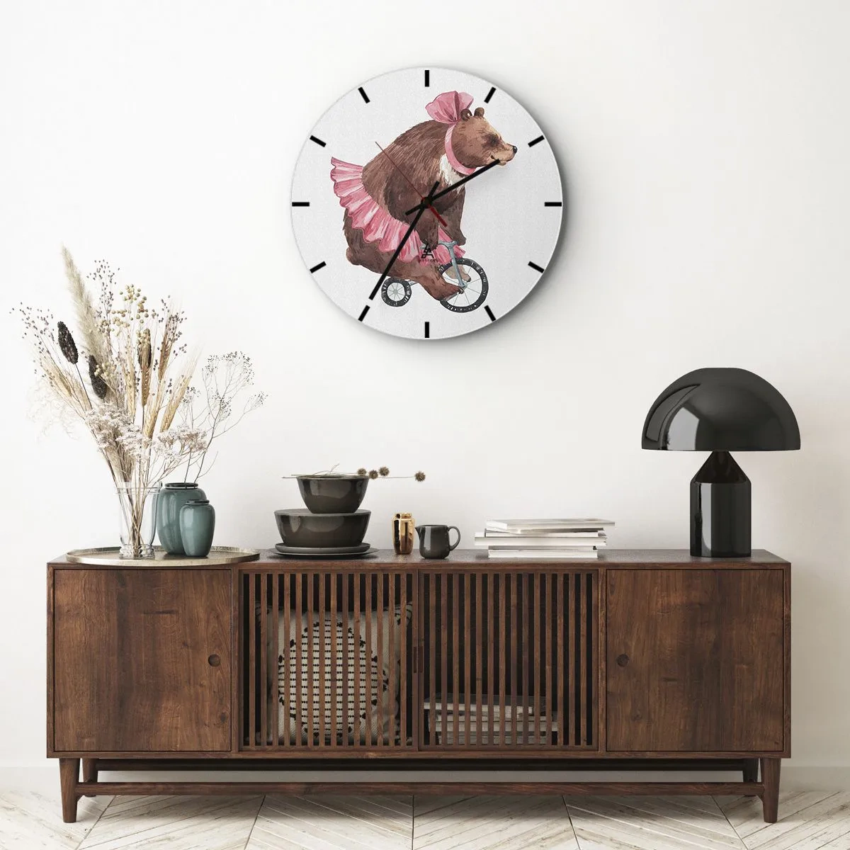 Relógio de parede - Relógio em vidro - Um urso de saia rosa andando de monociclo - 30x30cm - Que circo! - Decoração de parede moderna para a sala de estar, cozinha e quarto ARTTOR