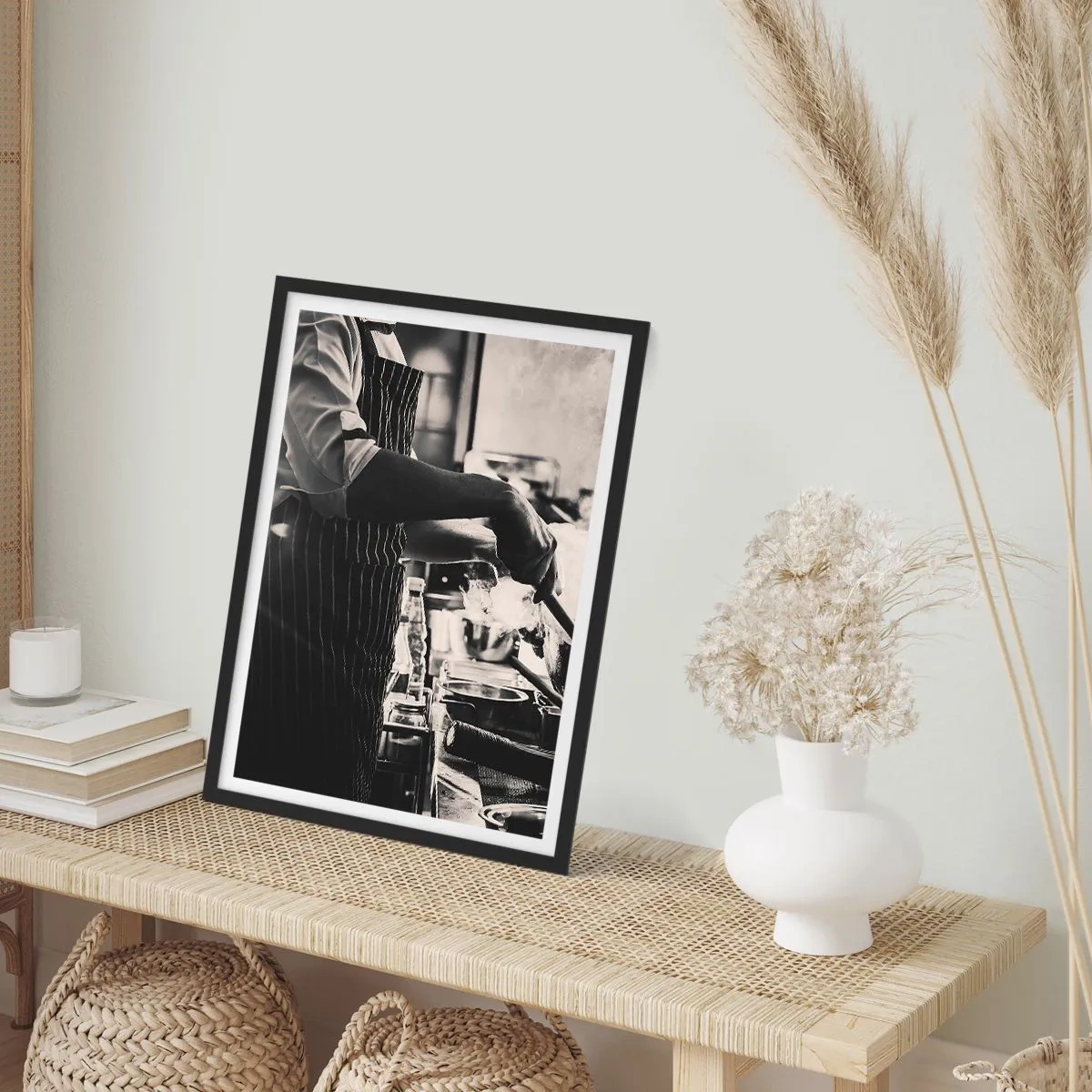 Pôster com moldura preta - Fotografia em preto e branco de um chef no trabalho - 50x70cm - Alquimia de sabores - Decoração de parede moderna para a sala de estar e quarto ARTTOR
