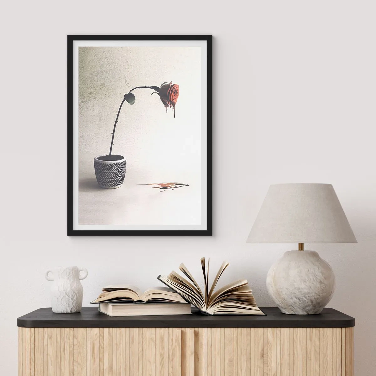 Pôster com moldura preta - Uma rosa em vaso com um efeito artístico fluido - 50x70cm - Rosa dolorosa - Decoração de parede moderna para a sala de estar e quarto ARTTOR