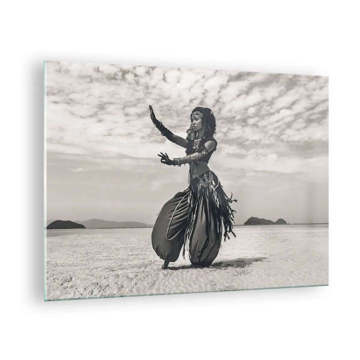 Quadro em vidro - Fotografia em preto e branco de uma dançarina no deserto - 70x50cm - Dança das Ilhas do Sul - Decoração de parede moderna para a sala de estar e quarto ARTTOR