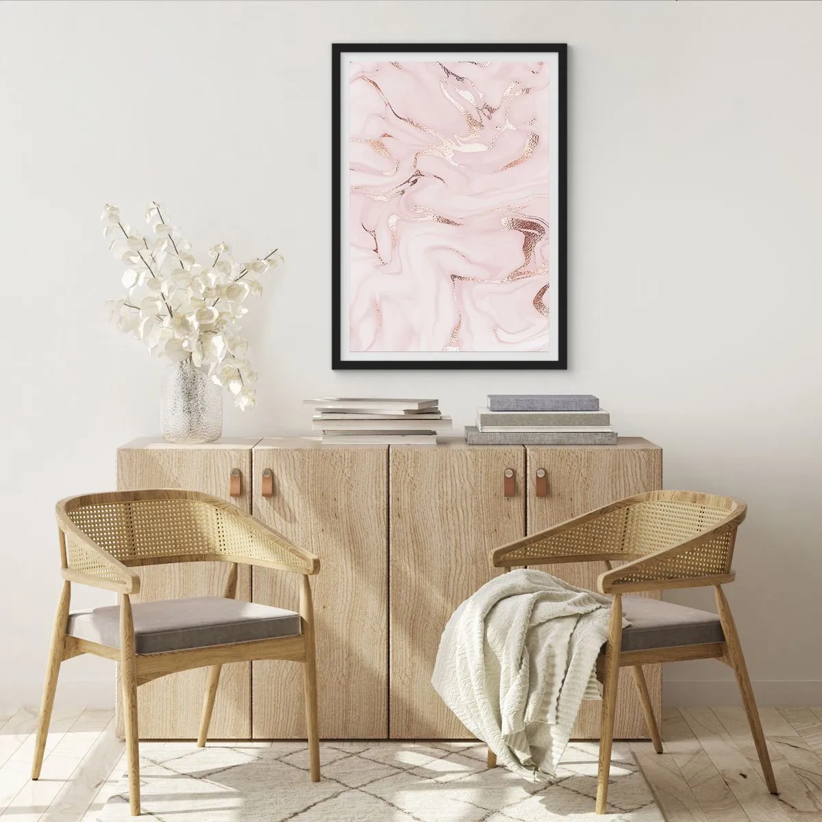 Pôster com moldura preta - Elegante padrão de mármore em tons de rosa com detalhes dourados - 50x70cm - Num lenço cor-de-rosa - Decoração de parede moderna para a sala de estar e quarto ARTTOR