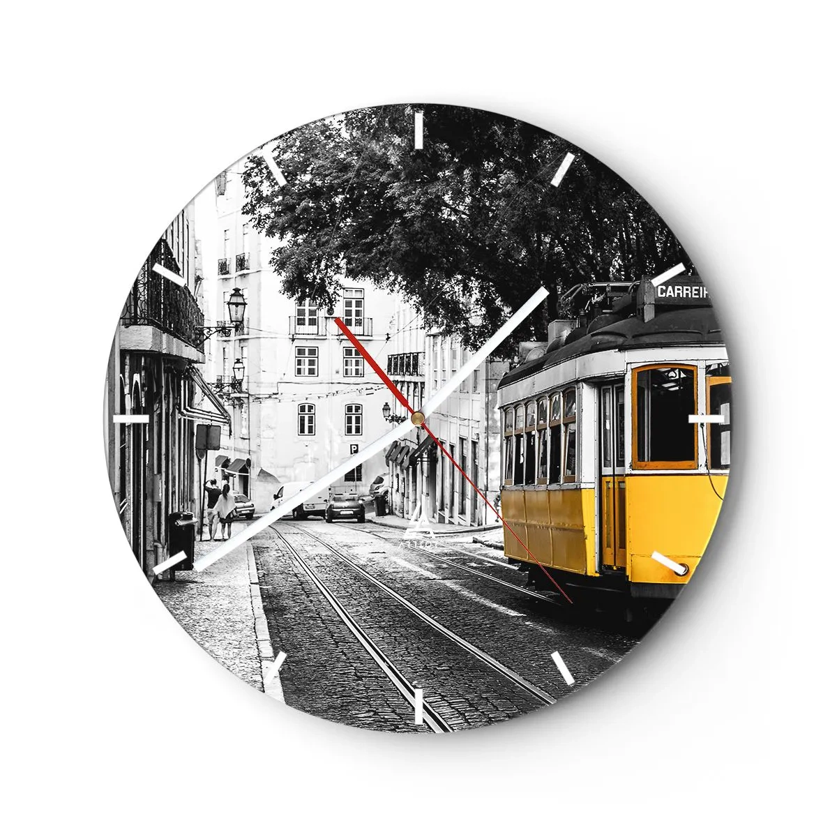 Relógio de parede - Relógio em vidro - Um bonde amarelo em uma rua preta e branca em um bairro histórico - 30x30cm - E o fado ao fundo - Decoração de parede moderna para a sala de estar, cozinha e quarto ARTTOR
